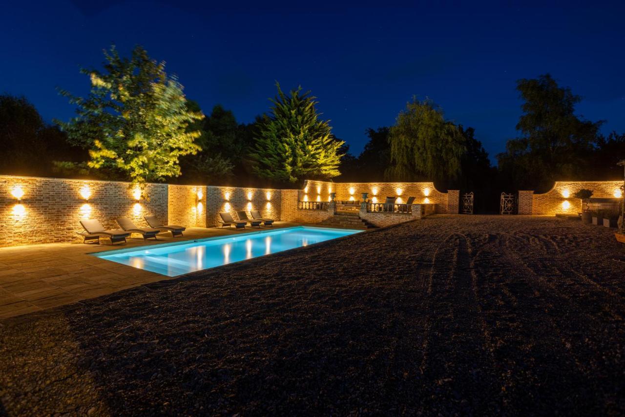 Eastwood Observatory: 12 Bedrooms, Swimming Pool And Tennis Court 헤일셤 외부 사진