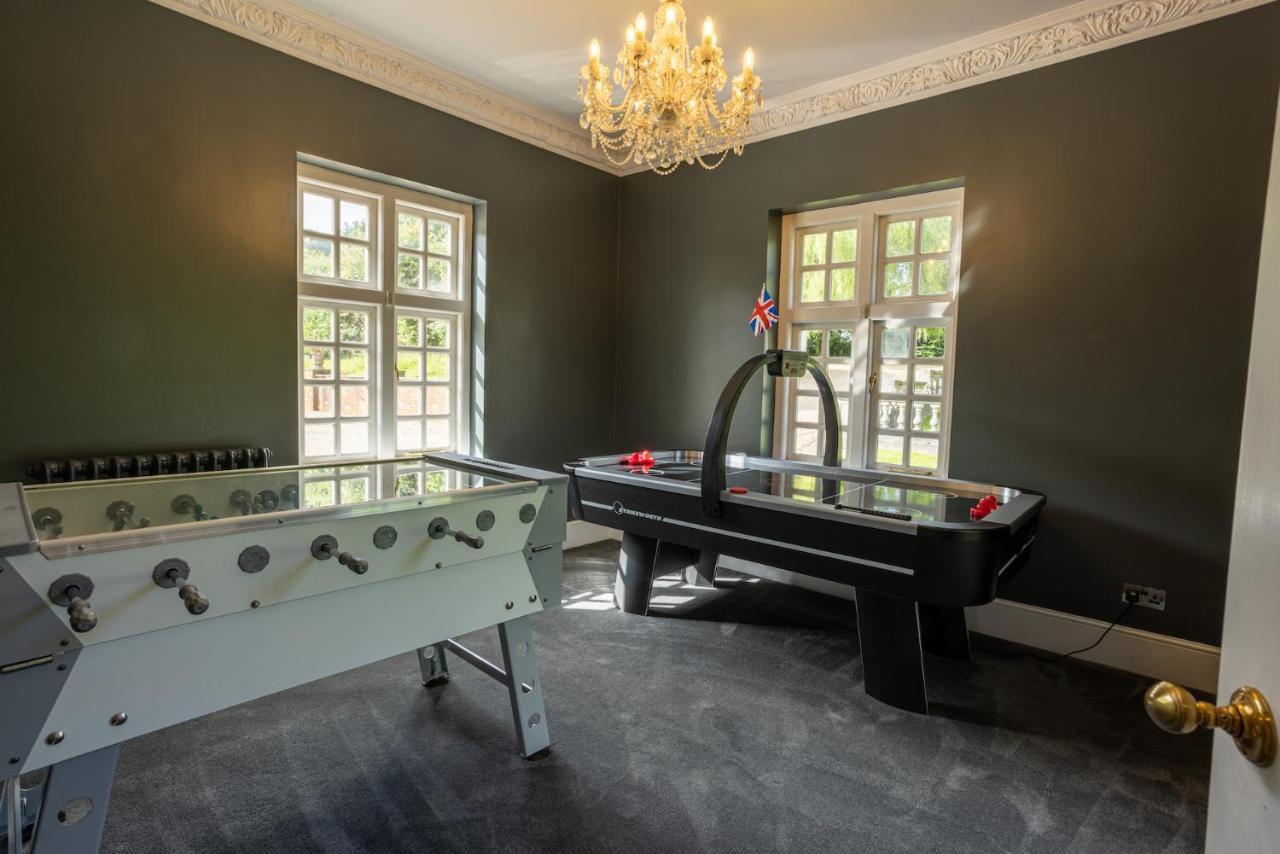 Eastwood Observatory: 12 Bedrooms, Swimming Pool And Tennis Court 헤일셤 외부 사진