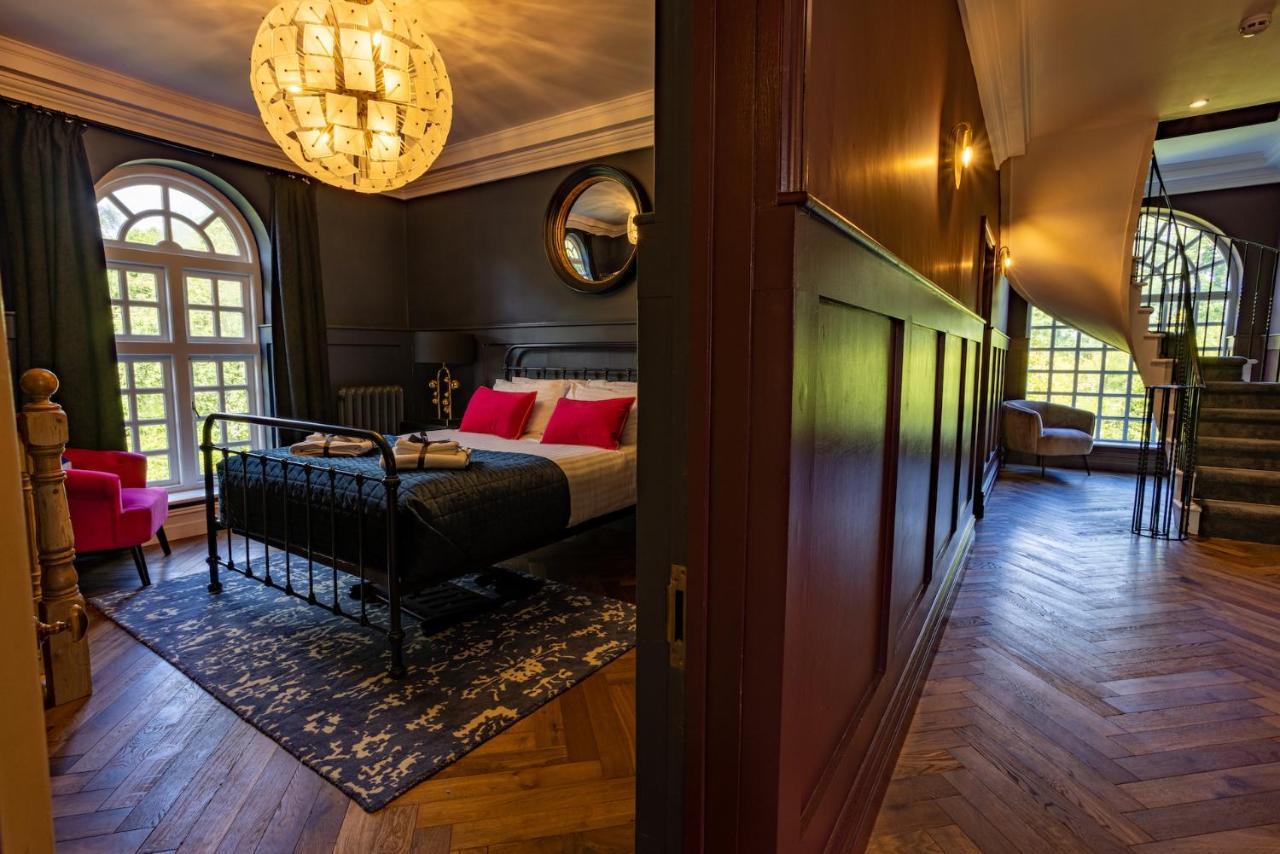 Eastwood Observatory: 12 Bedrooms, Swimming Pool And Tennis Court 헤일셤 외부 사진