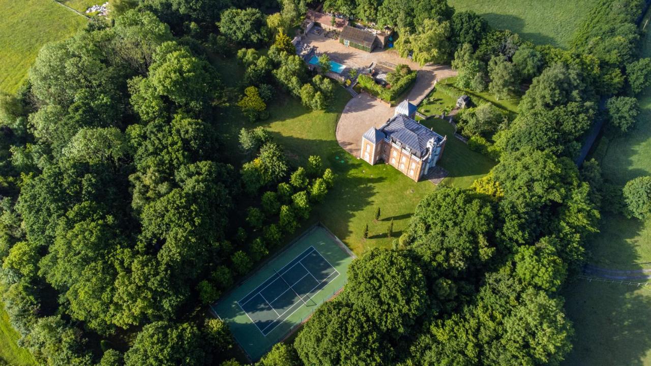 Eastwood Observatory: 12 Bedrooms, Swimming Pool And Tennis Court 헤일셤 외부 사진